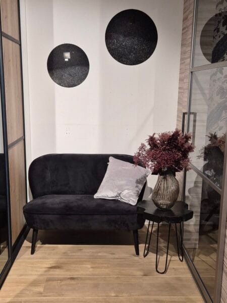 Mieke black shimmer sfeer