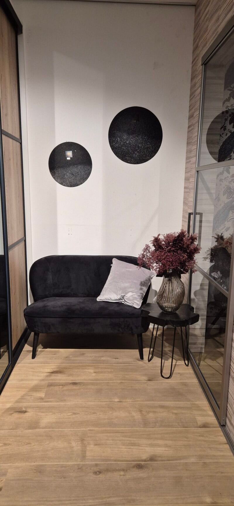 Mieke black shimmer sfeer