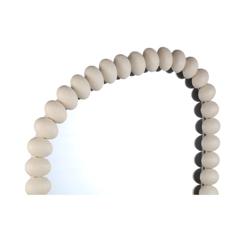 Danae Green cream organic shaped dotted mirror L - Afbeelding 2