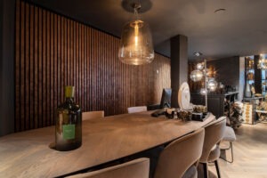 Akoestisch wandpaneel Velours Cognac 280x50 cm - Afbeelding 4